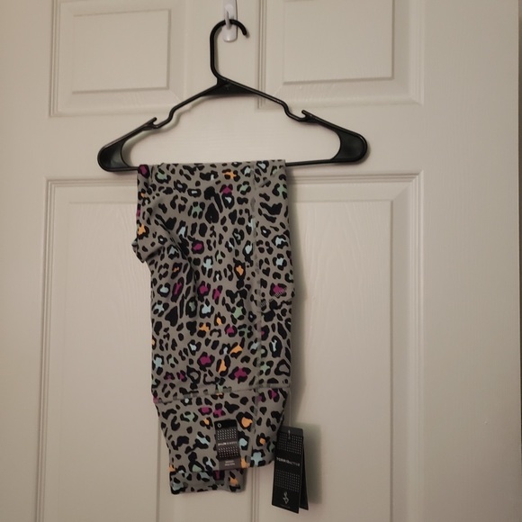 Torrid Leopard Activewear Set - Picture 10 of 10